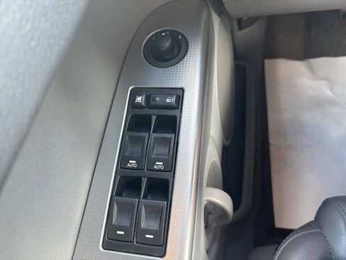 Used 2006 Jeep Commander 4WD image 18