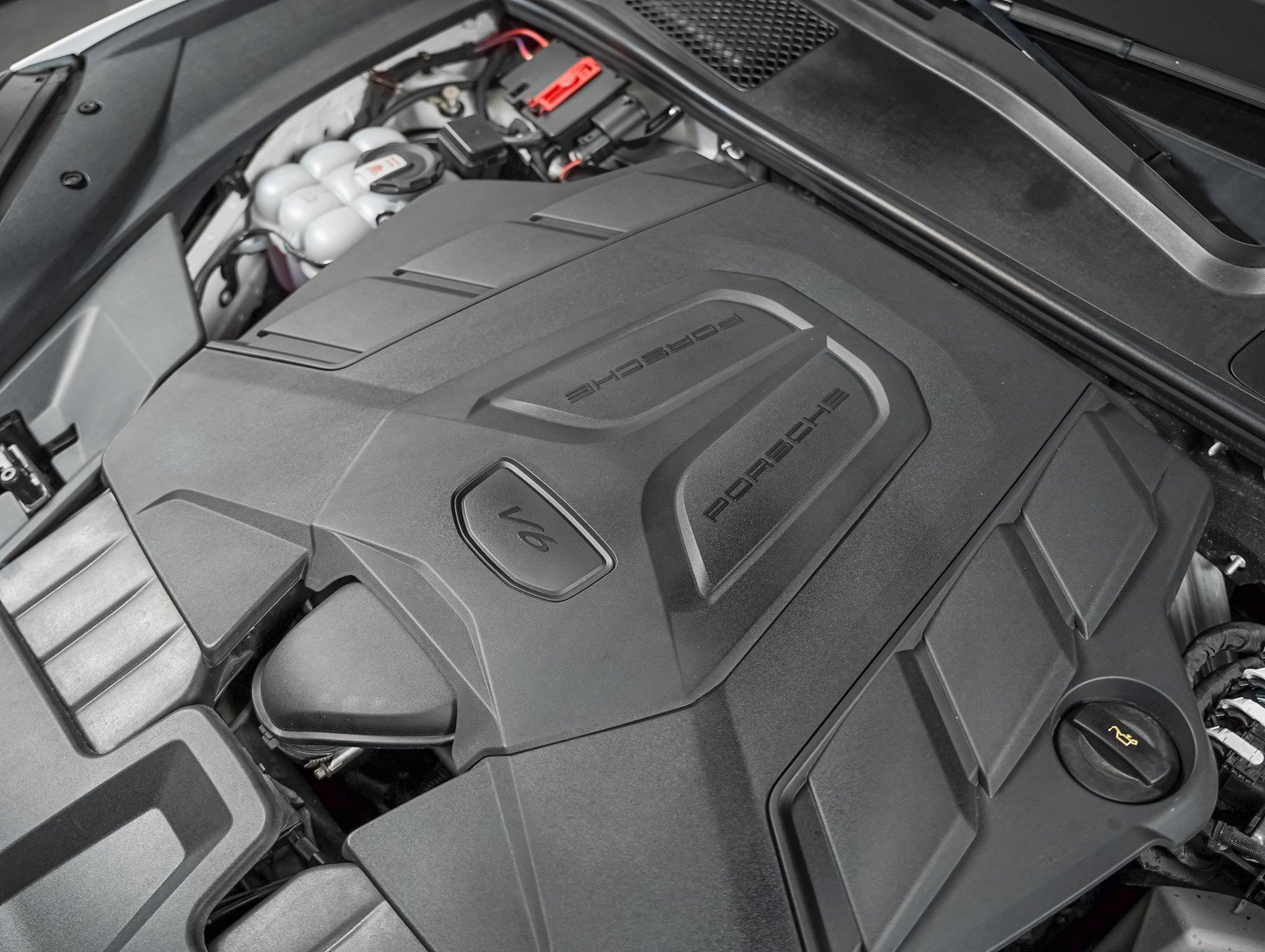 Certified 2025 Porsche Cayenne Coupe AWD/4WD image 13