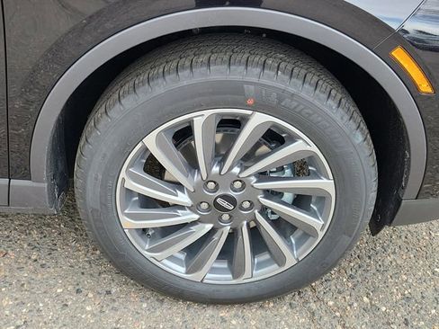 New 2025 Lincoln Corsair Reserve w/ Equipment Group 202A image 15