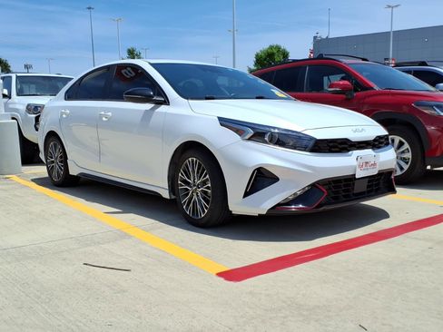 Used 2023 Kia Forte GT-Line w/ GT-Line Premium Package FWD image 3
