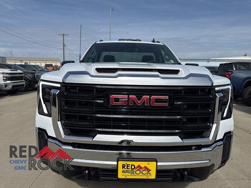 New 2026 GMC Sierra 3500 Pro image 2