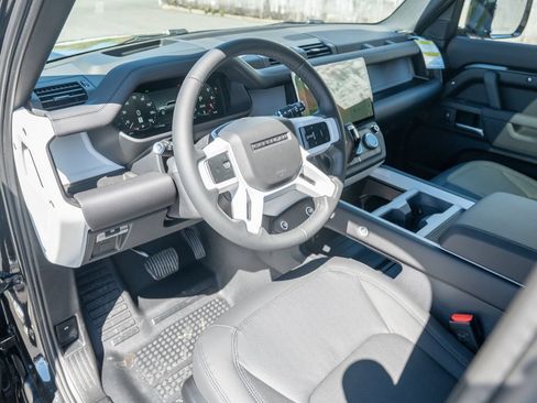 New 2026 Land Rover Defender 110 X-Dynamic SE AWD/4WD image 11
