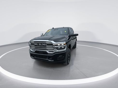Used 2026 RAM 2500 Laramie AWD/4WD image 3