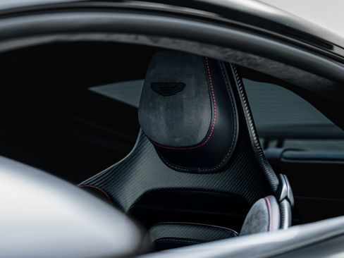 Used 2023 Aston Martin V8 Vantage Coupe RWD image 38
