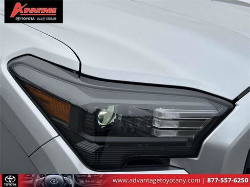 Certified 2025 Toyota 4Runner TRD Off-Road Premium image 12