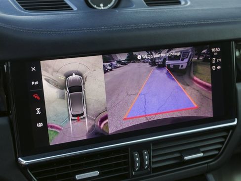 Used 2022 Porsche Cayenne Platinum Edition image 20