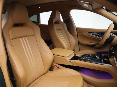 New 2026 Aston Martin DBX 707 image 23