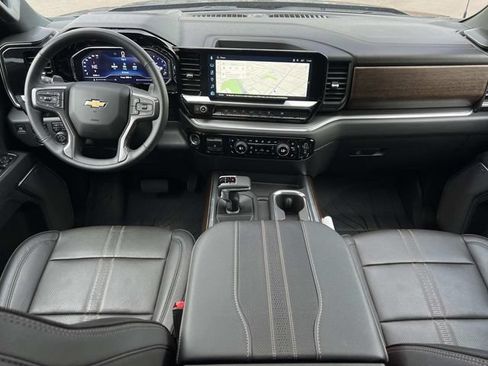Used 2025 Chevrolet Silverado 1500 High Country w/ High Country Premium Package AWD/4WD image 12
