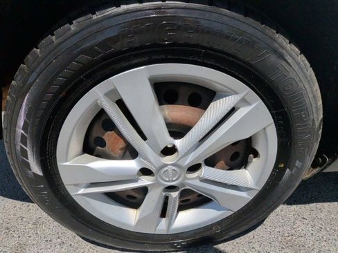 Used 2020 Nissan Kicks S FWD image 6