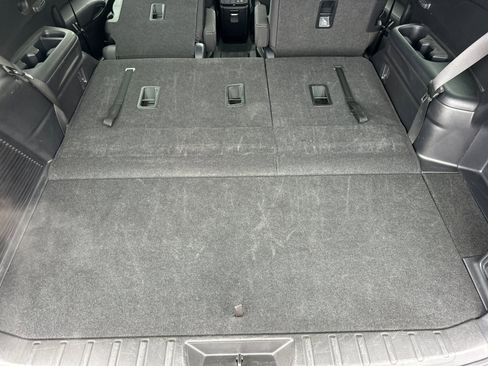 Used 2024 Subaru Ascent Premium w/ Convenience Package image 16