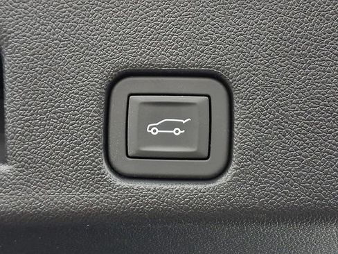 Used 2026 GMC Acadia AT4 w/ LPO, Floor Liner Package image 33