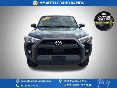 Used 2024 Toyota 4Runner SR5 Premium image 2