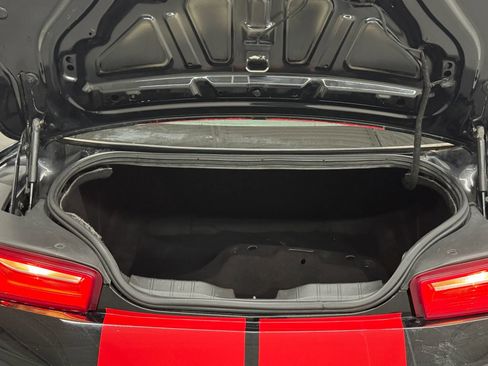 Used 2018 Chevrolet Camaro LT w/ Technology Package RWD image 20