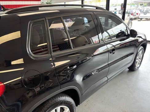 Used 2016 Volkswagen Tiguan S image 12