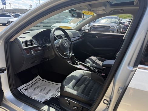 Used 2013 Volkswagen Passat TDI SEL Premium FWD image 25