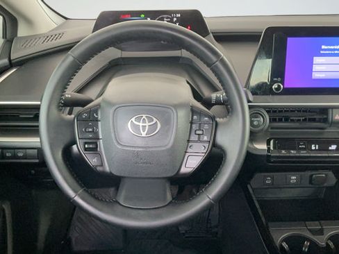 Used 2024 Toyota Prius FWD image 10