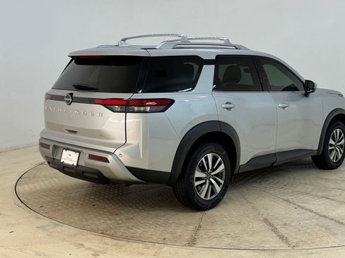 Used 2023 Nissan Pathfinder SL image 9