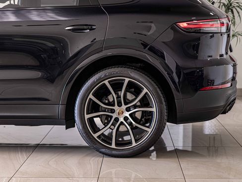 Used 2022 Porsche Cayenne S Platinum image 7