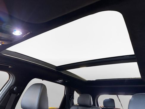 Certified 2024 Kia Sorento SX Prestige image 23