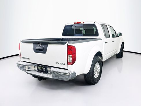 Used 2015 Nissan Frontier SV AWD/4WD image 9