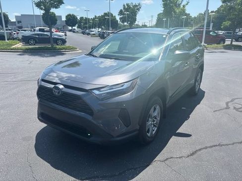 Used 2024 Toyota RAV4 LE AWD/4WD image 4