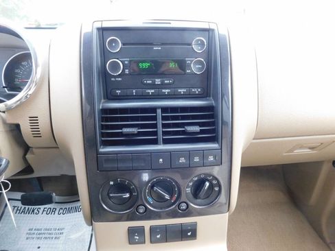 Used 2010 Ford Explorer XLT image 12