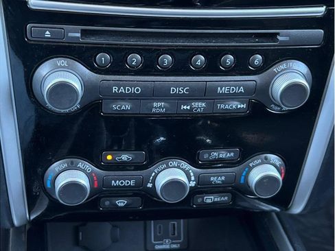 Used 2019 Nissan Pathfinder SV w/ SV Tech Package AWD/4WD image 15