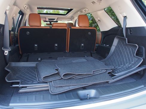 Used 2024 Nissan Pathfinder Platinum w/ Cargo Package FWD image 16
