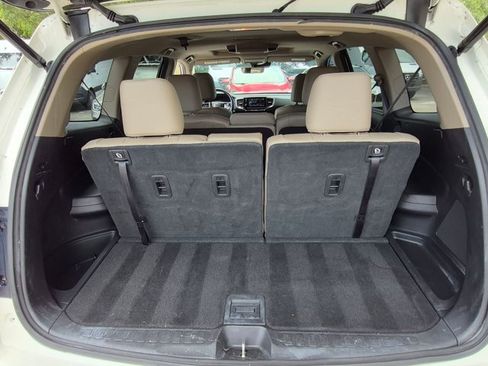 Used 2019 Honda Pilot Touring image 6