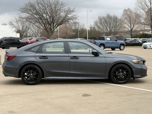 Used 2025 Honda Civic Sport image 3