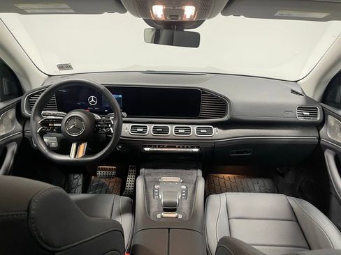 Used 2026 Mercedes-Benz GLS 450 4MATIC image 30