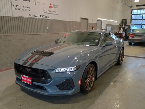 Used 2024 Ford Mustang GT Premium image 6