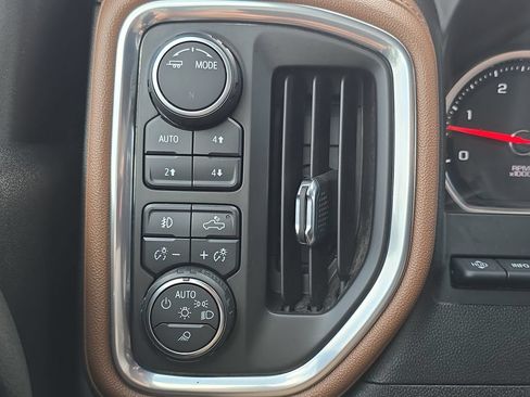 Used 2020 Chevrolet Silverado 2500 High Country AWD/4WD image 29
