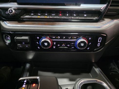 Used 2024 GMC Sierra 1500 SLT w/ SLT Premium Plus Package image 23