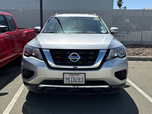 Used 2020 Nissan Pathfinder S FWD image 3