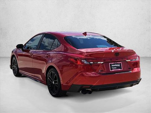 Used 2025 Toyota Camry SE image 7