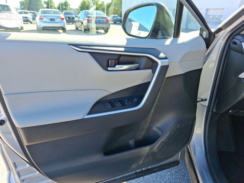 Certified 2022 Toyota RAV4 XLE image 14