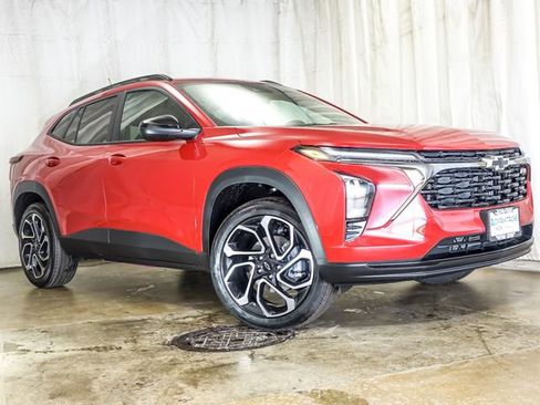New 2026 Chevrolet Trax RS FWD image 2
