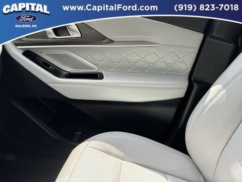 Used 2025 Ford Explorer Platinum w/ Ultimate Package AWD/4WD image 29