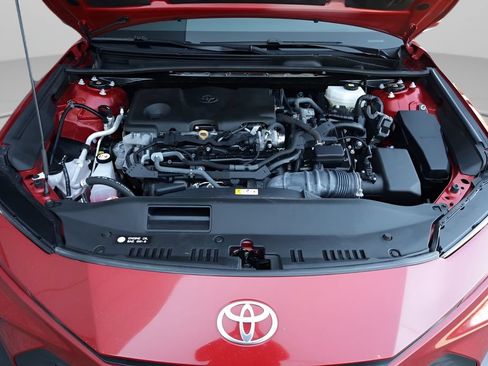 Used 2025 Toyota Camry SE FWD image 9