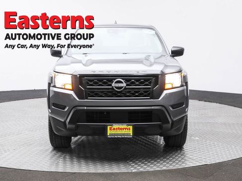 Used 2022 Nissan Frontier S image 2