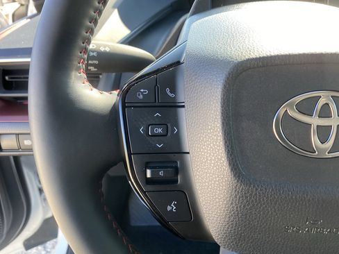 Used 2025 Toyota Prius XSE image 33