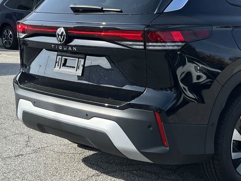New 2026 Volkswagen Tiguan S image 5