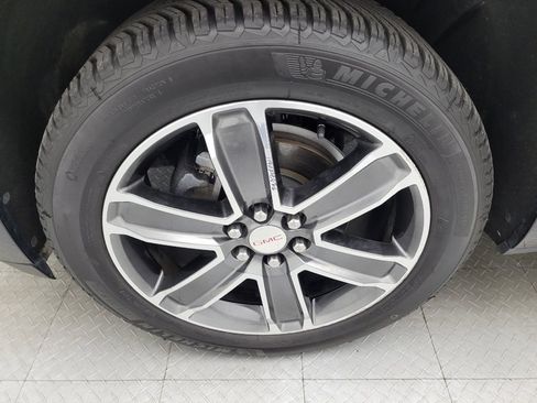 Used 2018 GMC Acadia Denali w/ Technology Package image 31