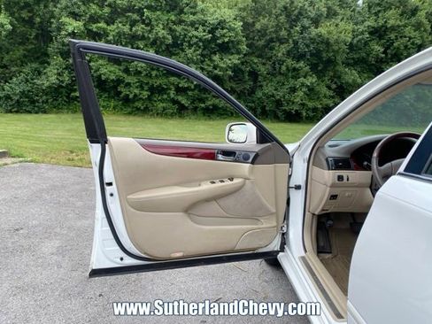 Used 2002 Lexus ES 330 FWD image 12