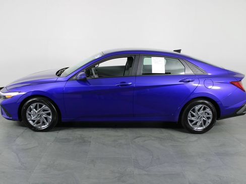 Certified 2026 Hyundai Elantra Hybrid FWD image 14