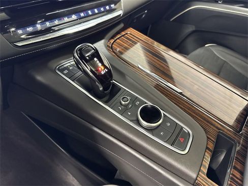 Used 2022 Cadillac Escalade Premium Luxury image 26