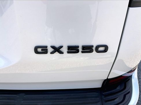 Used 2025 Lexus GX 550 w/ Accessory Package (2T) AWD/4WD image 10
