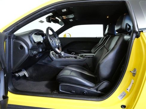 Used 2017 Dodge Challenger SXT Plus image 13