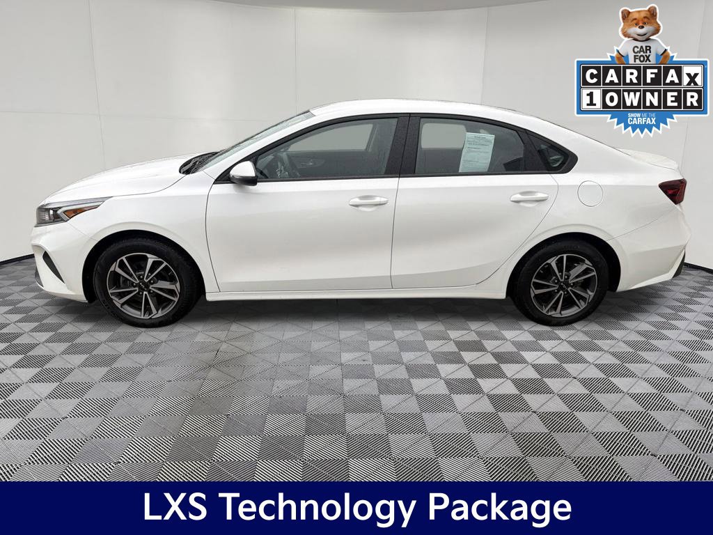 Used 2023 Kia Forte LXS w/ LXS Technology Package FWD image 2